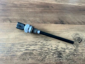 Sensor de nivel de aceite del motor 2.2D JAGUAR XF LAND ROVER DISCOVERY EVOQUE OEM VALEO - Imagen 1 de 10