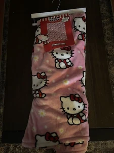 Hello Kitty Fleece Throw 46x60 Inches - Picture 1 of 3