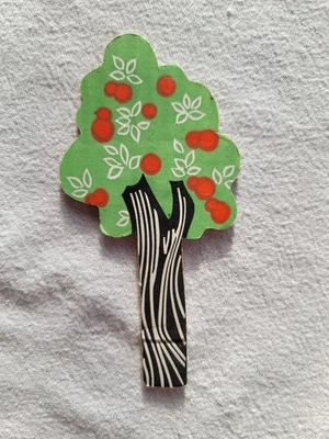 1970S VINTAGE TOY SET ACCESSORY STYLIZED APPLE TREE CARDBOARD CUTOUT - Image 1 of 4