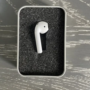 Écouteur de remplacement Apple AirPods 2ème génération (DROIT UNIQUEMENT) - Photo 1 sur 3