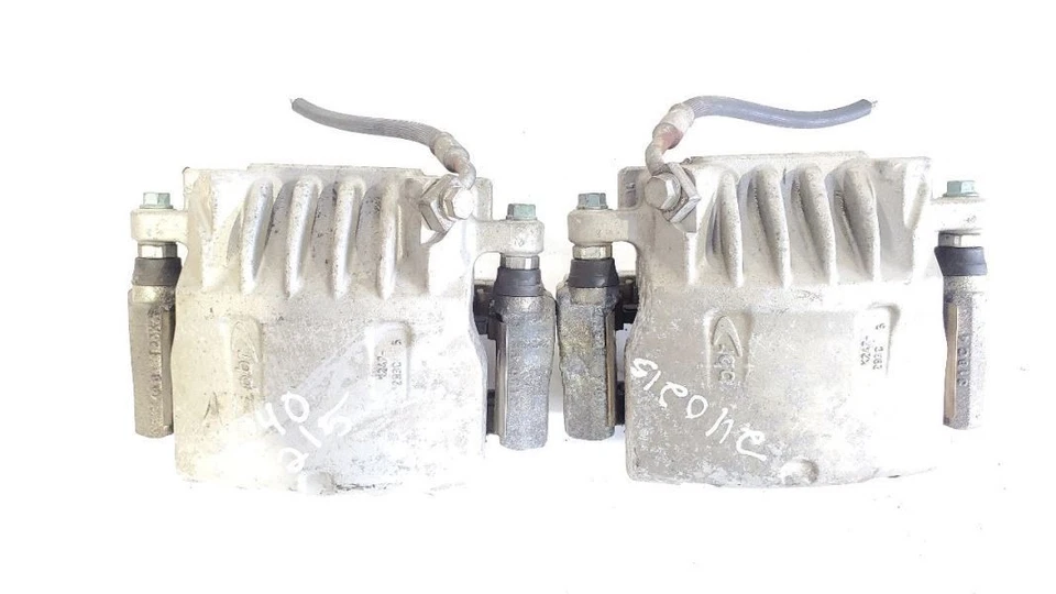 Pontiac G8 2008 2009 OEM par de pinzas de freno delanteras remanufacturadas anteriores Foto 1 de 4