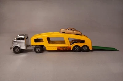 Vintage Structo Auto Transport 1950's Rare Silver Cab + 1 car and ramp. - Image 1 of 4