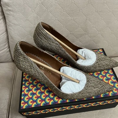 Tacones Kurt Geiger Belgravia dorados con tachuelas talla 9,5 Foto 1 de 4