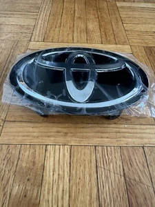 Toyota CHR (2018-2019) Front Grille Logo Emblem Radar 53141-42020 47030 - Foto 1 di 6