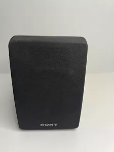 Sony Model SS-SR17 Surround Sound Bass Reflex Bookshelf Speaker - Picture 1 of 3
