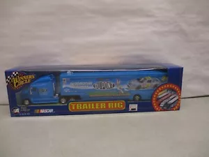 2001 Winners Circle Jeff Gordon Dupont Looney Tunes Trailer Rig 1/64 - Picture 1 of 2