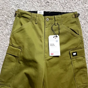 Levi’s Skateboarding Loose Cargo Pant Mens 28x32 Green Strong Robuste $148 - Picture 1 of 5