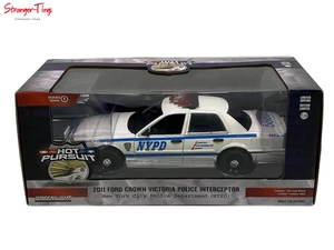 Greenlight Hot Pursuit Ford Crown Victoria Police New York City Polizei 1:24  - Bild 1 von 5
