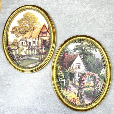 Juego de 2 lienzos impresos vintage ovalados enmarcados en oro CottageCore cabaña y jardín Foto 1 de 4