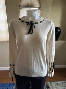 Ivanka Trump White Sweater With Black Bow Accents - Picture 1 of 5