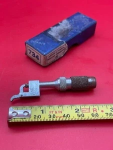 Brown & Sharpe 599-734 Universal Klemmbefestigung für Blinker Oldtimer Artikel - Bild 1 von 6