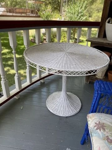 vintage round wicker table Cover
