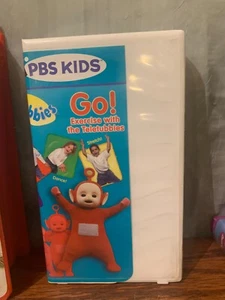 Teletubbies - Frohe Weihnachten, Teletubbies 2 VHS GRÜN/ROT & GO TRAINING - Bild 1 von 3