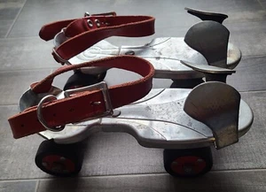 TED WILLIAMS Vintage SEARS Metal Roller Skates Adjustable Straps - Picture 1 of 5