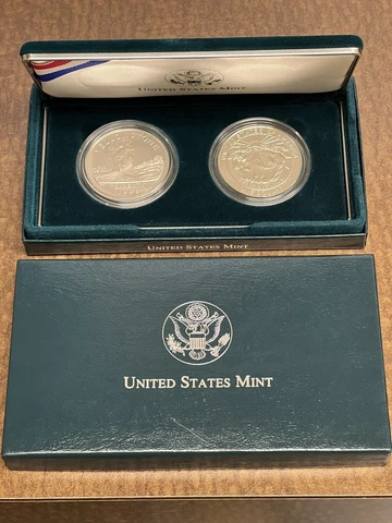 1999 Yellowstone National Park Commemorative Silver 2-Coin Set Cover