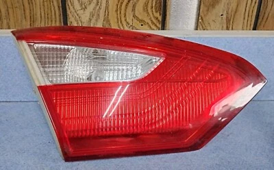 12 13 14 Ford Focus Driver Luz trasera izquierda tapa montada BM51-13A603 Foto 1 de 3