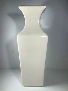 Vintage 1980s Haeger White Flared Neck Pottery 16 inch Vase - Picture 1 of 7