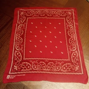 Vintage Paris Accessoires rot Paisley Bandana Einstecktuch 80er USA 13960  - Bild 1 von 6