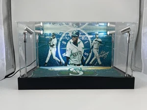 Ken Griffey Jr - Mariners - Custom 2-3 Karten PSA Vitrine mit LED Beleuchtung - Bild 1 von 7