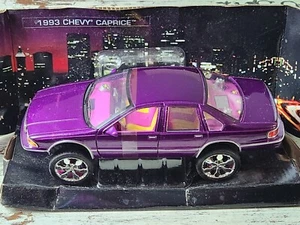 Motor Max Hi-Riserz 1993 Purple Chevy Caprice 1:24 Damaged Box, Unused Car - Picture 1 of 6