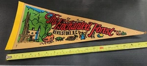 The Enchanted Forest Revelstoke BC Canada Vintage Felt Pennant Bx10 - Imagen 1 de 6