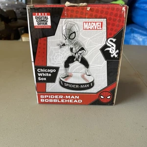 Bobblehead SGA Marvel Spider-Man 2019 - Medias Blancas de Chicago exclusivo de MLB nuevo en caja - Imagen 1 de 6