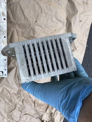 Intercambiador de calor de aceite de motor Maserati GranTurismo 08-14 Ferrari California 04-19  Foto 1 de 4