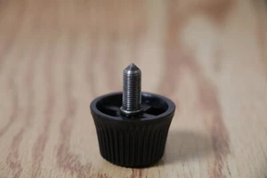 SPLENDID DE LUXE MODEL A RADIO THREADED DIAL KNOB BAKELITE 1/4" x 1 1/8" - Picture 1 of 4