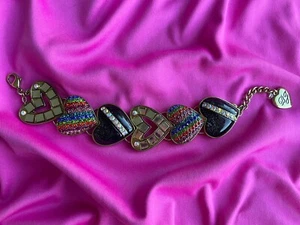 Betsey Johnson 60's Mod Retro Lucite AB Black Glitter Rainbow Heart Bracelet - Picture 1 of 7