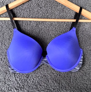 Sujetador Victoria Secret 32D Wear Everywhere push up acolchado con aros múltiples vías - Imagen 1 de 14