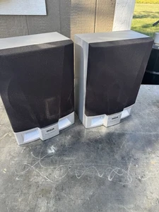 2 RCA bass Reflex Speakers Rs2600 - Picture 1 of 9