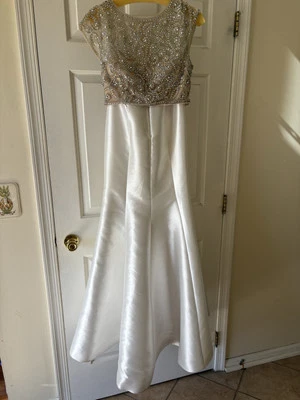 Vestido de graduación Elena Elias talla 6 Foto 1 de 4