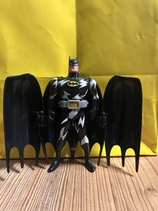 Kenner Batman Lightning Strike (Animated Series 1993) Actionfigur mit Flügelcape - Bild 1 von 4