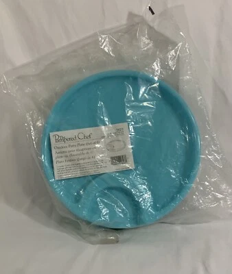 The Pampered Chef Outdoor Party Plates Set Of 6 New & Sealed Plastic Blue/Green - Image 1 of 4