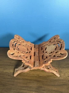 Vintage Wooden Bible Cookbook Stand Carved Rack Display Collapsible W/ CookBook - Bild 1 von 4