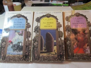 THREE [3] "THE CHRONICLES OF NARNIA" POCKET BOOKS., 1 ,2 ,3. - Imagen 1 de 2