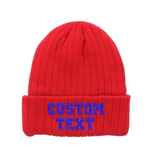 Gorro rojo polar aislado bordado personalizado, sombrero de invierno personalizado - Imagen 1 de 5