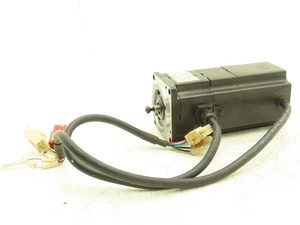 Yaskawa Electric Corp SGMP-01AWYR12 AC Servo Brake Motor 100W 3000rpm 200V - Picture 1 of 10