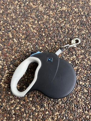 Vibrant Life 16ft Reflective Retractable Leash for medium/large dogs (pre-owned) - Image 1 of 4