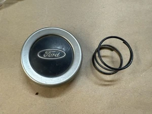 1961-1966 Ford F250 Truck Steering Wheel Horn Button & Spring OEM 61-66 - Foto 1 di 3