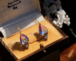 Boucles d'oreilles Dormeuses Doré Serti de CZ Blanc Goutte Verre Violet Bleu SB4 - Imagen 1 de 7