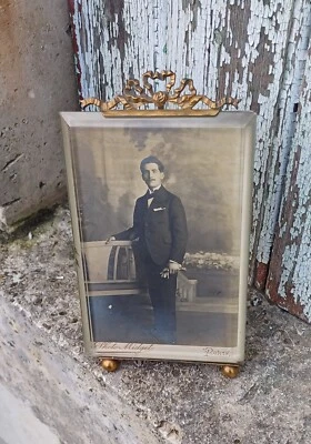 Ancien cadre porte photo chevalet noeud métal doré photo frame bow - Photo 1/4
