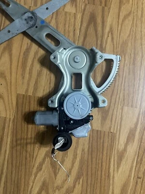 Regulador de ventana delantera derecha Toyota Prius 2010-2012 OEM 85710-30400 Foto 1 de 4