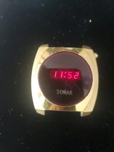 Reloj Sonar Digital Años 70 Vintage Rojo Oscuro Cristal Funciona Muy Necesita Banda - Imagen 1 de 4
