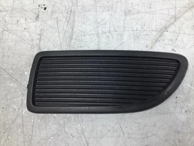 PARAGOLPES DELANTERO KIA SEDONA 2010 CUBIERTA AGUJERO EN BLANCO LADO DERECHO FÁBRICA Foto 1 de 4