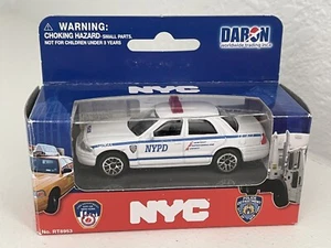 Realtoy Daron 1:64 diecast Ford Crown Victoria NYPD Police Car white; in box - Picture 1 of 6