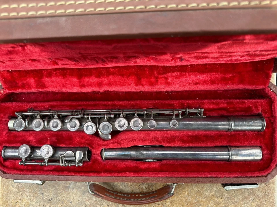 Винтажная серебряная флейта La Sete с чехлом - Изображение 1 из 4