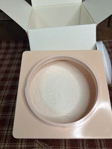 Vintage White Shoulders Dusting Bath Powder - Picture 1 of 2
