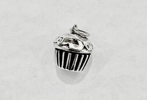James Avery Cupcake Charm Retired 3D Bakery Cake Birthday Sterling Silver 925 - Picture 1 of 3