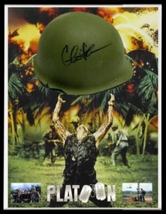 CHARLIE SHEEN HAND SIGNED FRAMED PLATOON ARMY HELMET PROOF TWO AND A HALF MEN - Bild 1 von 2